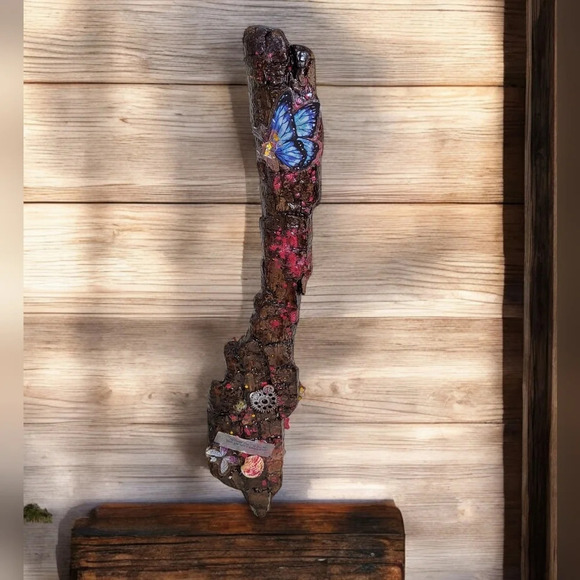 Resin Driftwood Wall Decor Gear Butterfly Fortune - Picture 1 of 6
